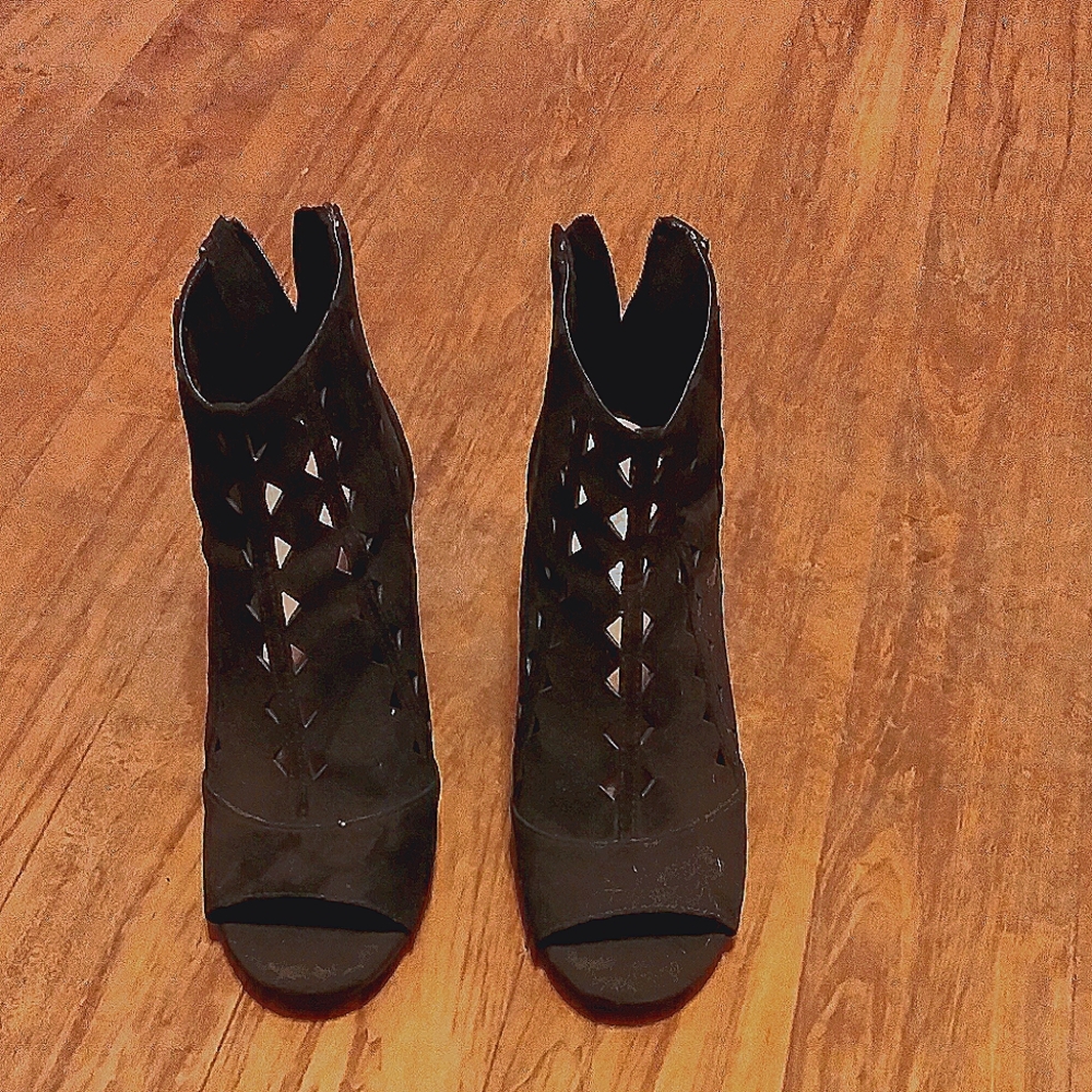 Brash,Size 6,black open toe dress shoe